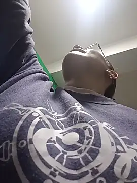 karlamorris  online show from 10.15.25