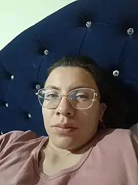 karlamorris  online show from 10.24.25