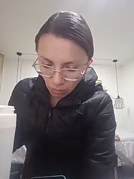 karlamorris  online show from 10.31.25