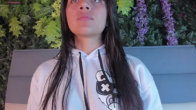 Snapshot of Sophy_SmileSweet chatting on 01.08.25 Sophy SmileSweet online show from 01.08.25