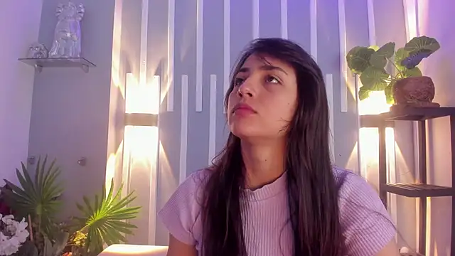 Snapshot of Sophy_SmileSweet chatting on 03.04.25 Sophy SmileSweet online show from 03.04.25