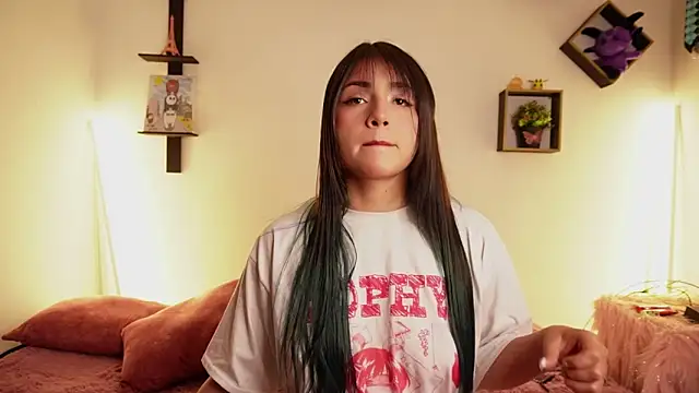 Snapshot of Sophy_SmileSweet chatting on 10.17.25 Sophy SmileSweet online show from 10.17.25