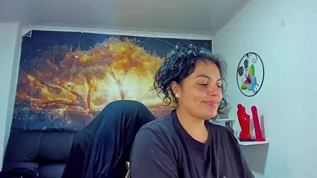 Snapshot of Lust_Mom41 chatting on 12.14.24 Lust Mom41 online show from 12.14.24