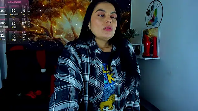 Snapshot of Lust_Mom41 chatting on 12.19.24 Lust Mom41 online show from 12.19.24