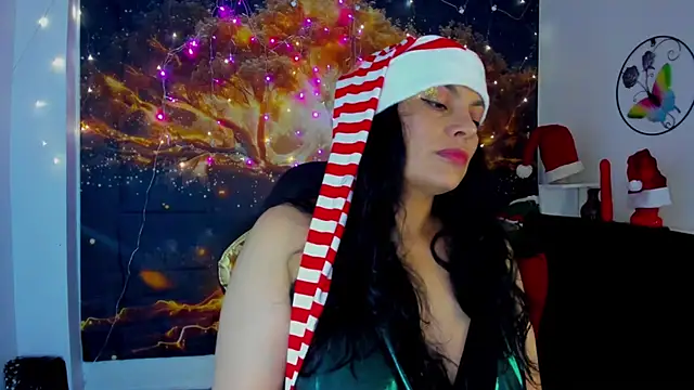 Snapshot of Lust_Mom41 chatting on 12.22.24 Lust Mom41 online show from 12.22.24