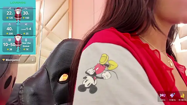 AlanaJones1 online show from 12.21.24