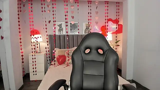 renee shelby  online show from 02.13.25