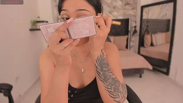 renee shelby  online show from 04.10.26