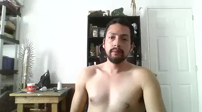 Snapshot of Andresarr93 chatting on 12.23.24 Andresarr93 online show from 12.23.24