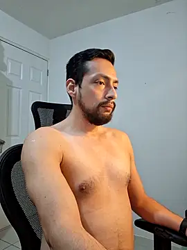 Snapshot of Andresarr93 chatting on 11.28.25 Andresarr93 online show from 11.28.25