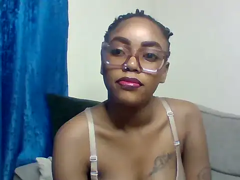 Snapshot of _crystal_princesss chatting on 05.02.26 crystal princesss online show from 05.02.26