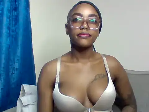 Snapshot of _crystal_princesss chatting on 06.06.26 crystal princesss online show from 06.06.26