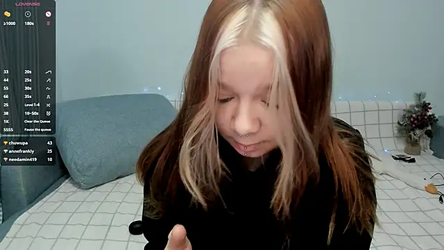 crystal lilith online show from 12.04.24