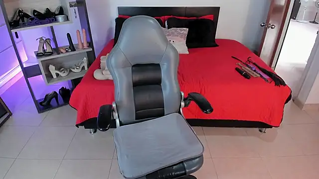 Veronica Jacobss online show from 11.29.25