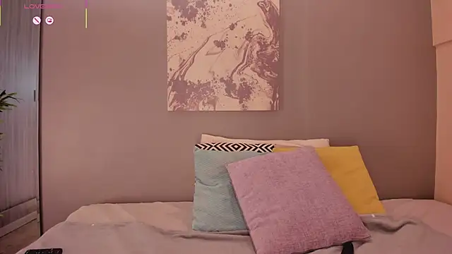 LynnSam  online show from 10.26.25