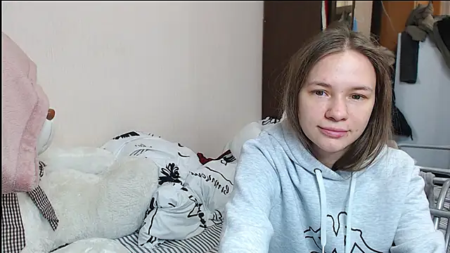 leila bambi  online show from 12.23.24