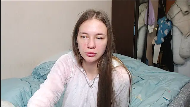 leila bambi  online show from 02.12.25