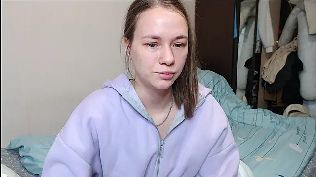 leila bambi  online show from 02.19.25