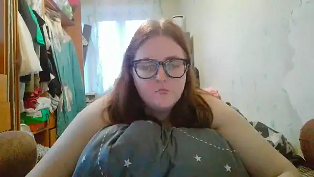 Snapshot of DesireMelissa chatting on 04.18.26 DesireMelissa online show from 04.18.26