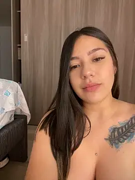 Snapshot of Latina_vanessa chatting on 01.29.25 Latina vanessa online show from 01.29.25