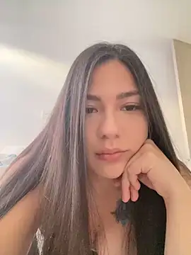 Snapshot of Latina_vanessa chatting on 02.19.25 Latina vanessa online show from 02.19.25