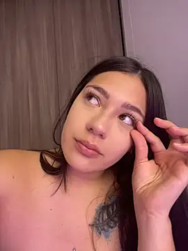 Snapshot of Latina_vanessa chatting on 02.23.25 Latina vanessa online show from 02.23.25