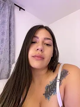 Snapshot of Latina_vanessa chatting on 03.17.25 Latina vanessa online show from 03.17.25