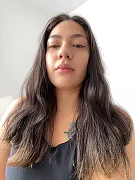 Snapshot of Latina_vanessa chatting on 03.22.25 Latina vanessa online show from 03.22.25