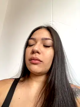 Snapshot of Latina_vanessa chatting on 10.16.25 Latina vanessa online show from 10.16.25