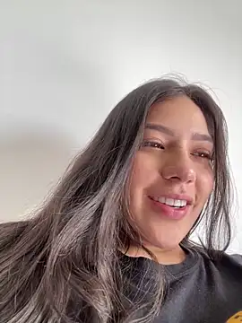 Latina vanessa online show from 12.13.25