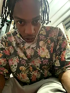 Larry-n-clouds online show from 11.25.25