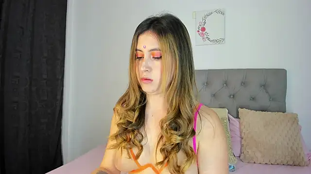 Nicol Swift  online show from 10.24.25