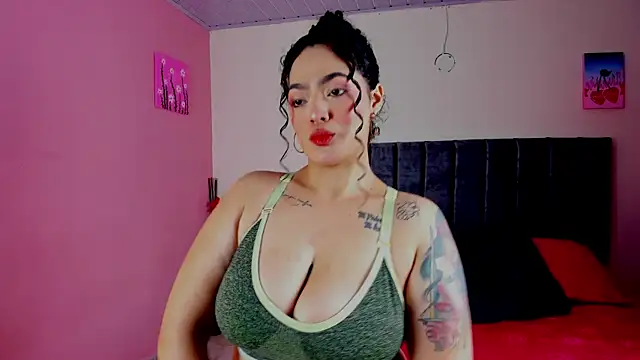 Snapshot of KayllaEvanss_ chatting on 12.14.24 KayllaEvanss online show from 12.14.24