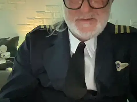 Snapshot of EroticVenetian chatting on 02.28.25 EroticVenetian online show from 02.28.25