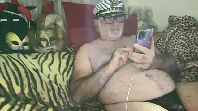 Snapshot of EroticVenetian chatting on 09.17.25 EroticVenetian online show from 09.17.25
