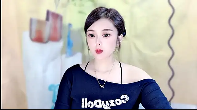 Snapshot of VIWVI chatting on 04.28.26 VIWVI online show from 04.28.26
