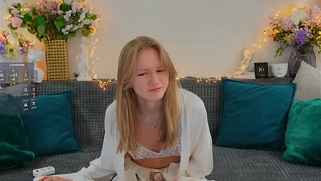 Alexandra Demore online show from 02.17.25