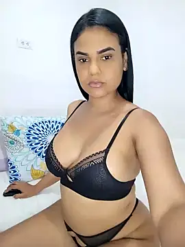 Snapshot of AntonellaShot chatting on 01.14.25 AntonellaShot online show from 01.14.25