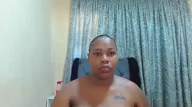 Snapshot of curvycloe1 chatting on 01.19.25 curvycloe1 online show from 01.19.25