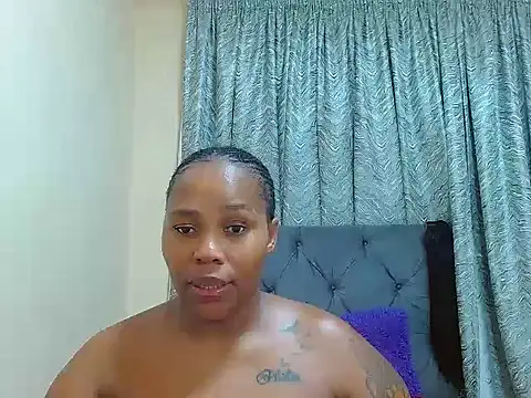 Snapshot of curvycloe1 chatting on 02.03.25 curvycloe1 online show from 02.03.25