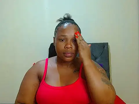 Snapshot of curvycloe1 chatting on 03.05.25 curvycloe1 online show from 03.05.25