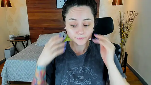 KatherineBond online show from 03.01.25