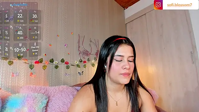 Snapshot of Sofi_Blossom chatting on 06.26.26 Sofi Blossom online show from 06.26.26