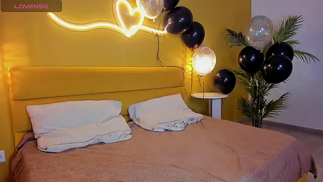 EvaMoran online show from 01.21.25