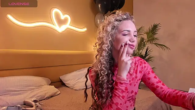 EvaMoran online show from 01.24.25