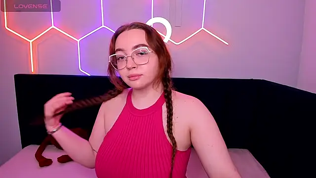 Snapshot of Emma_adorablle chatting on 02.08.25 Emma adorablle online show from 02.08.25