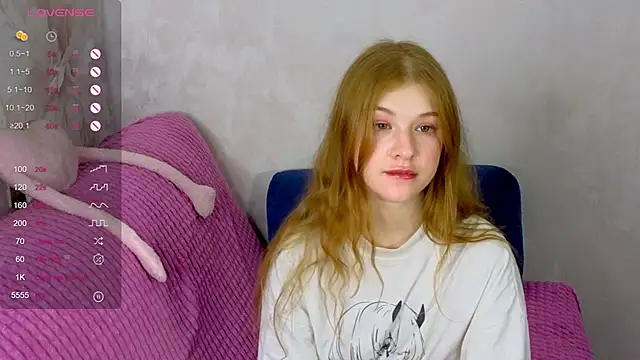 Snapshot of TrissMerigold9 chatting on 09.09.25 TrissMerigold9 online show from 09.09.25