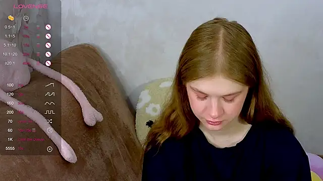 Snapshot of TrissMerigold9 chatting on 10.11.25 TrissMerigold9 online show from 10.11.25