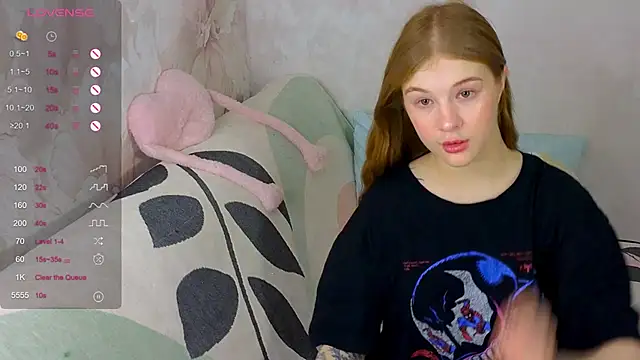 TrissMerigold9 online show from 11.27.25