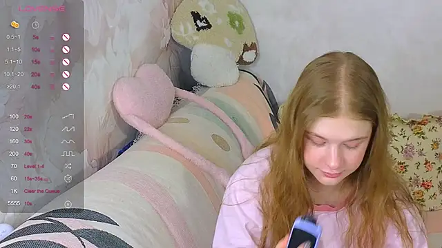 TrissMerigold9 online show from 12.18.25